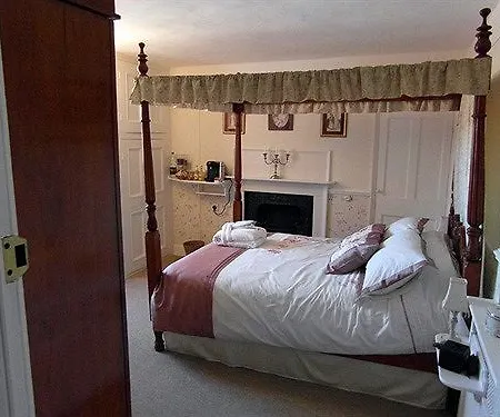 فندق مبيت وإفطار Saint Hilda's House 5*