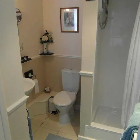Saint Hilda's House 5* ويتبي