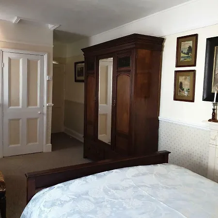 فندق مبيت وإفطار Saint Hilda's House ويتبي