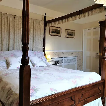 Saint Hilda's House 5* ويتبي